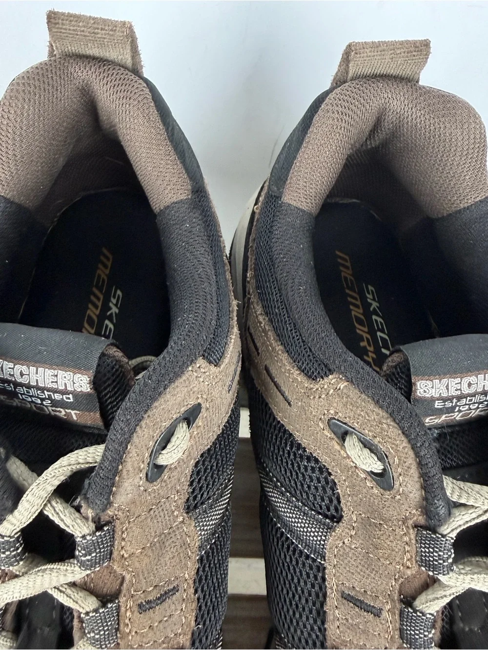 Skechers Men's Vigor 2.0 Trail sport shoes in brown and black leather size 11